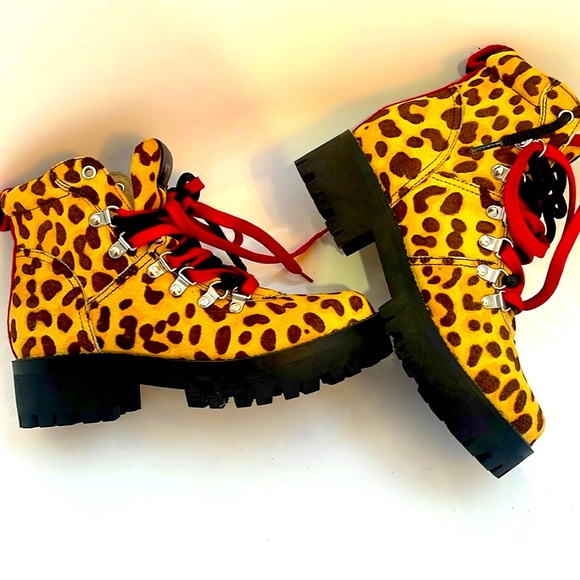 💯New Steve Madden Cow Fur Boots - Picture 6 of 7